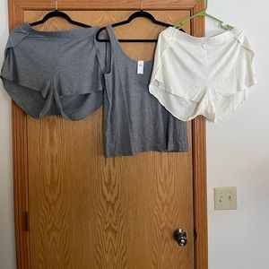 Banana Republic lightweight shorts set. Shorts are slit up the side.